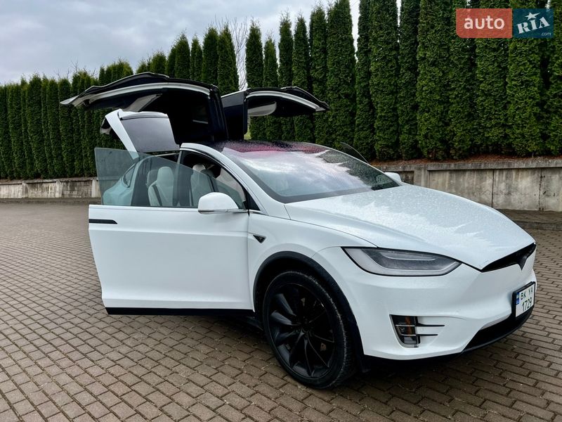 Внедорожник / Кроссовер Tesla Model X 2016 в Ровно
