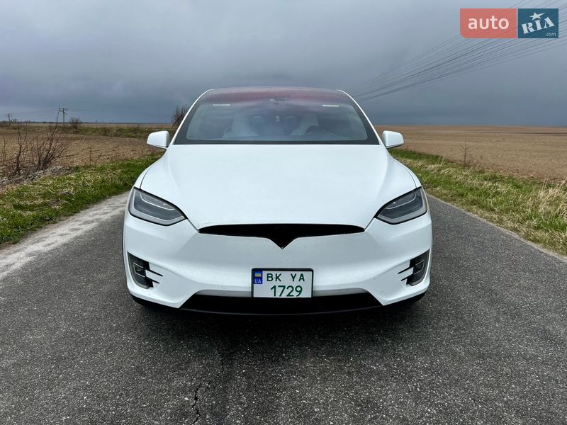 Внедорожник / Кроссовер Tesla Model X 2016 в Ровно