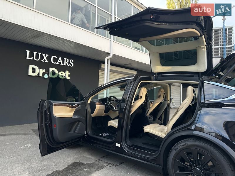 Внедорожник / Кроссовер Tesla Model X 2016 в Киеве