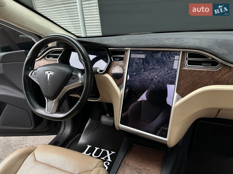 Внедорожник / Кроссовер Tesla Model X 2016 в Киеве