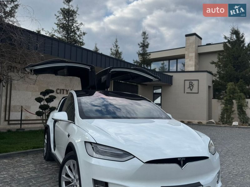 Tesla Model X 2018