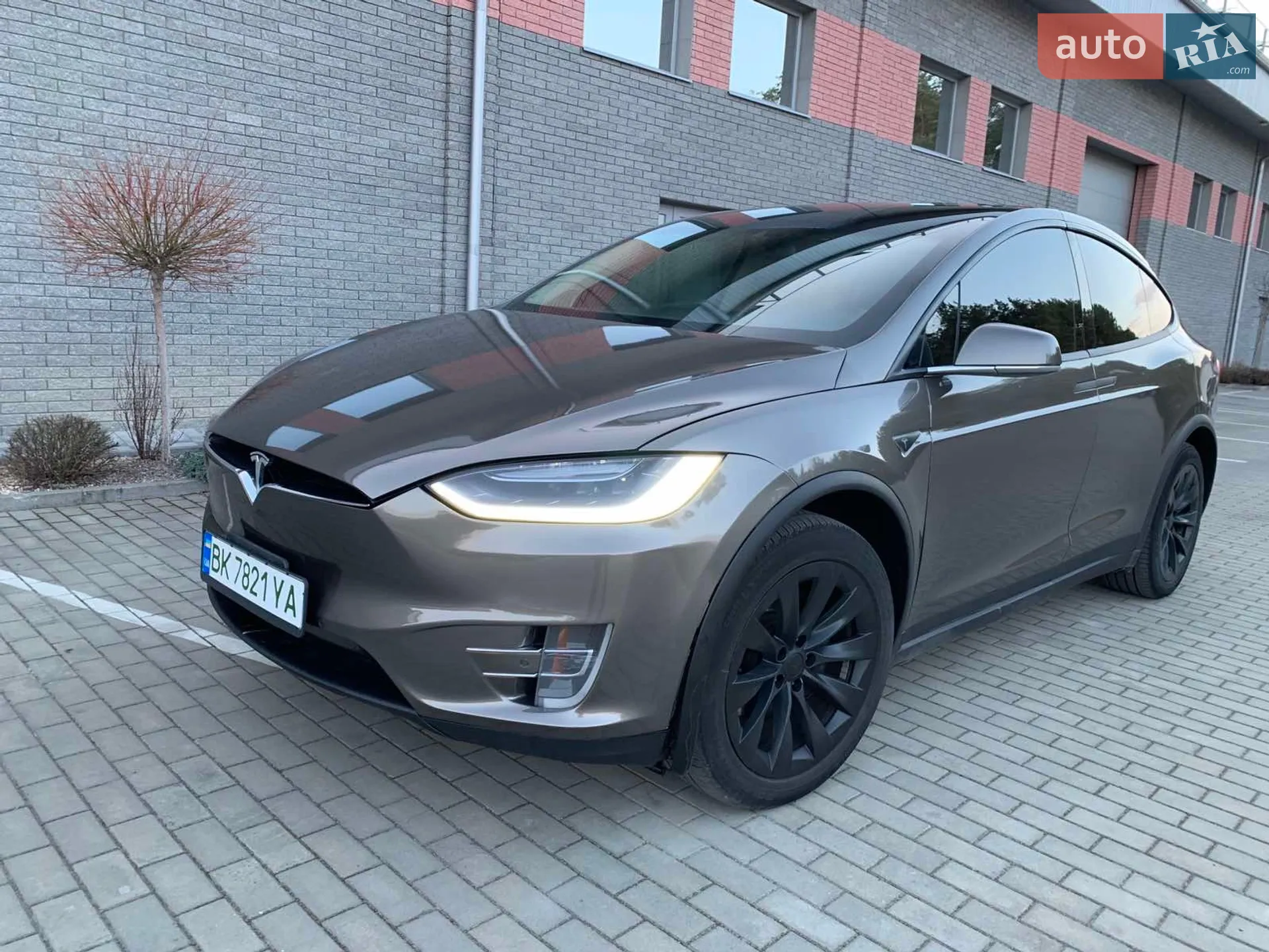 2016 Tesla Model X - мініатюра 15