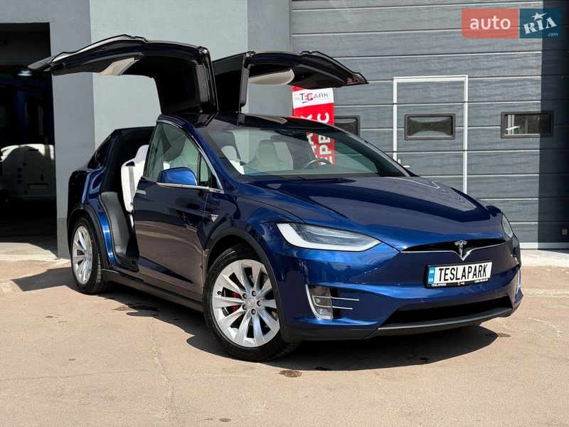 Tesla Model X 2019