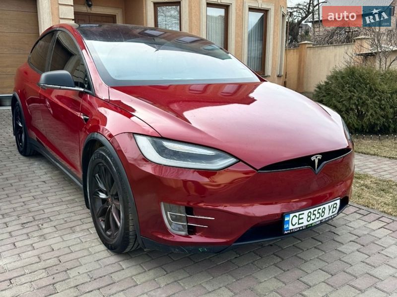Позашляховик / Кросовер Tesla Model X 2016 в Чернівцях