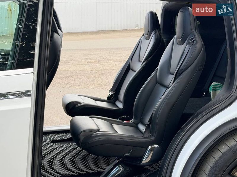 Внедорожник / Кроссовер Tesla Model X 2019 в Львове