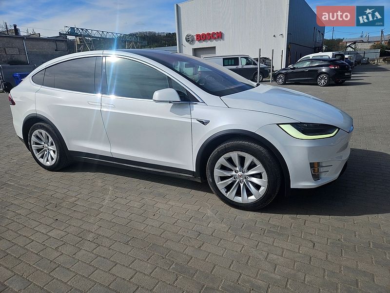 Позашляховик / Кросовер Tesla Model X 2020 в Львові