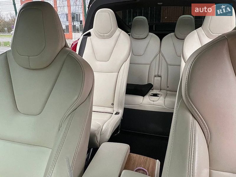 Внедорожник / Кроссовер Tesla Model X 2019 в Львове