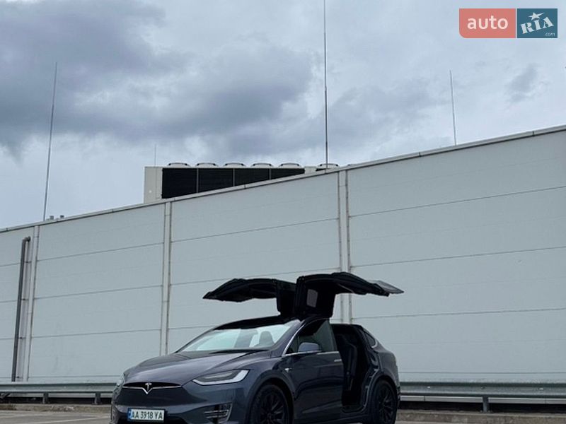 Внедорожник / Кроссовер Tesla Model X 2017 в Киеве
