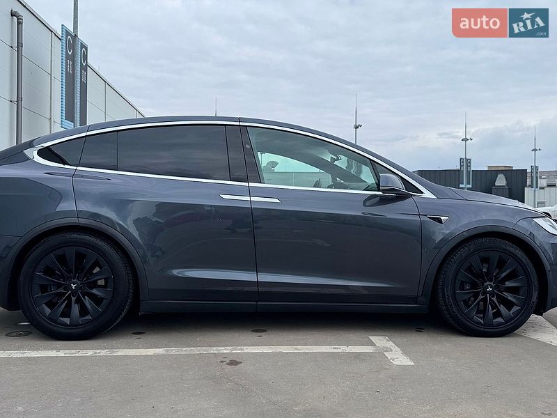 Внедорожник / Кроссовер Tesla Model X 2017 в Киеве