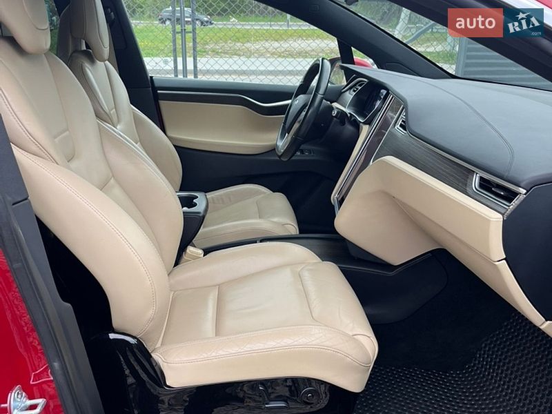 Внедорожник / Кроссовер Tesla Model X 2016 в Львове фото 23 Внедорожник / Кроссовер Tesla Model X 2016 в Львове