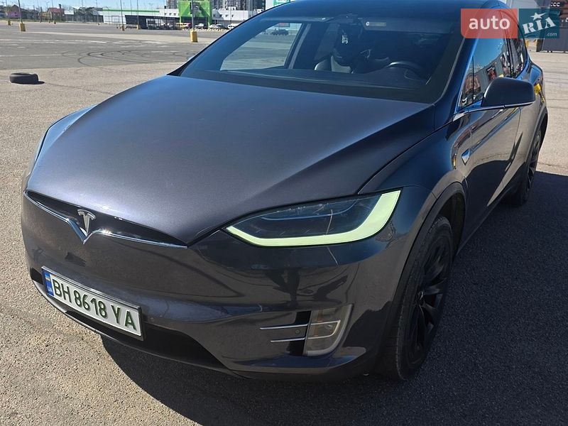 Tesla Model X 2018