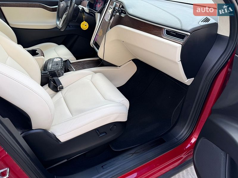 Внедорожник / Кроссовер Tesla Model X 2017 в Львове