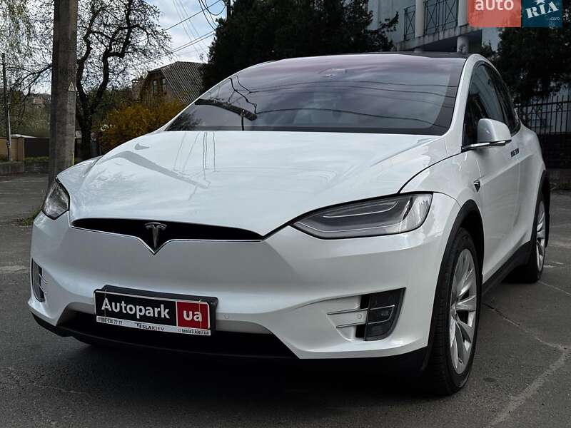 Tesla Model X 2019