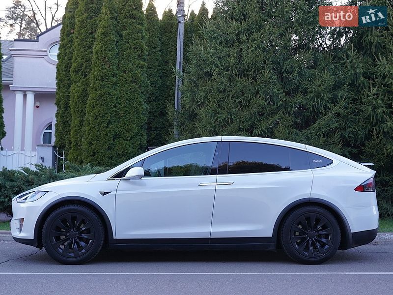 Внедорожник / Кроссовер Tesla Model X 2019 в Киеве