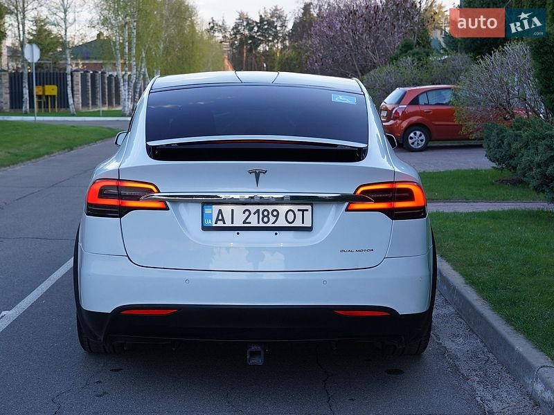 Внедорожник / Кроссовер Tesla Model X 2019 в Киеве