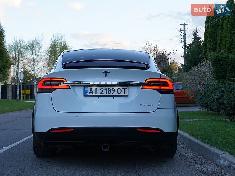 Внедорожник / Кроссовер Tesla Model X 2019 в Киеве