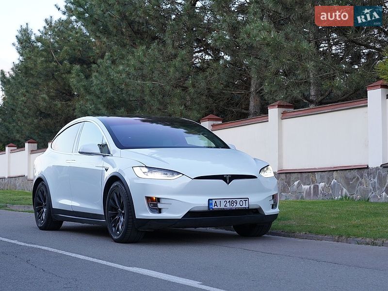 Внедорожник / Кроссовер Tesla Model X 2019 в Киеве