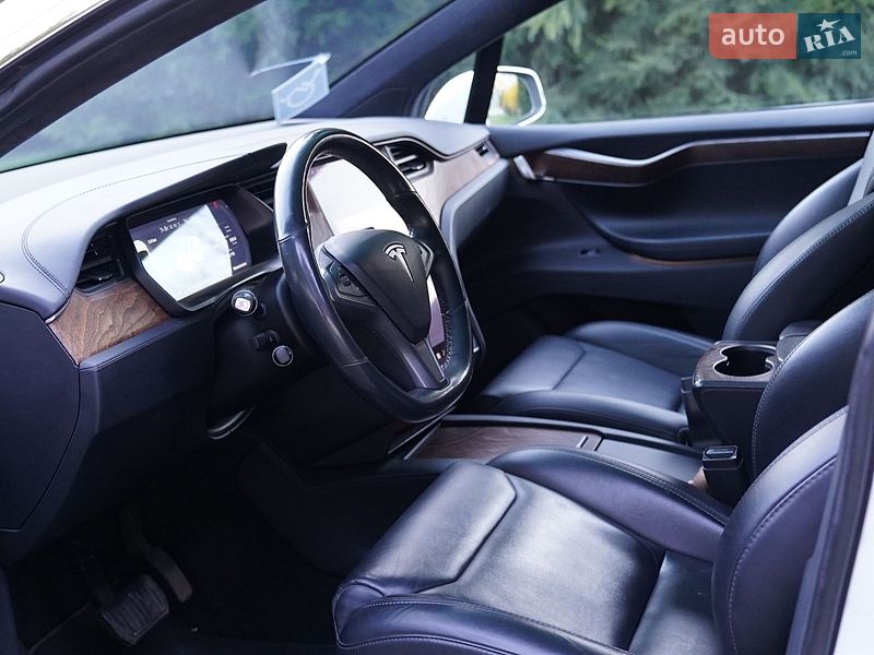 Внедорожник / Кроссовер Tesla Model X 2019 в Киеве