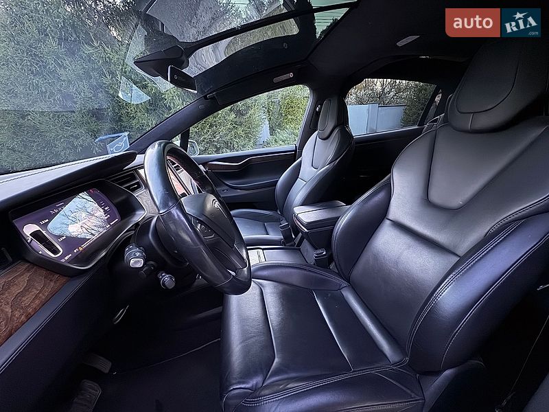 Внедорожник / Кроссовер Tesla Model X 2019 в Киеве