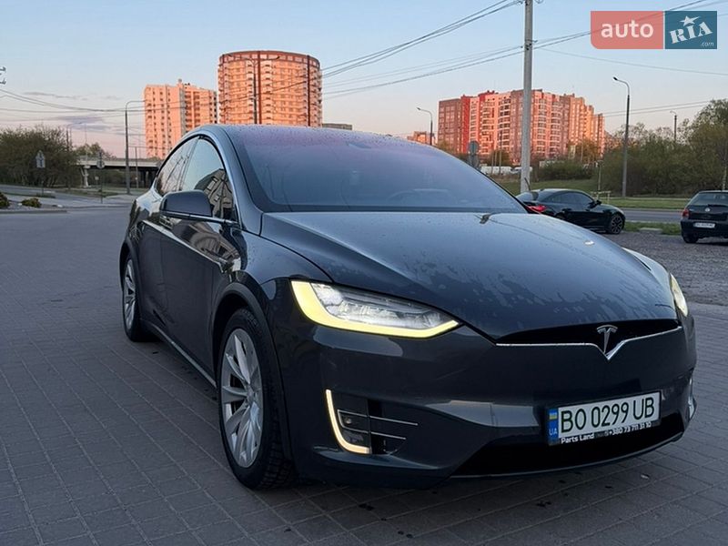 Tesla Model X 2016