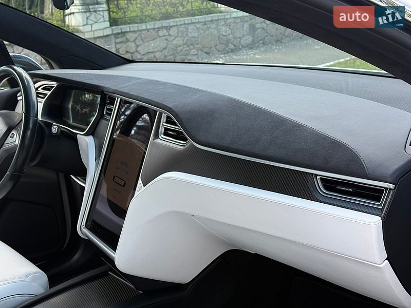 Внедорожник / Кроссовер Tesla Model X 2016 в Белой Церкви