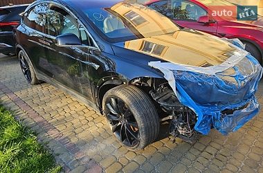 Позашляховик / Кросовер Tesla Model X 2018 в Львові