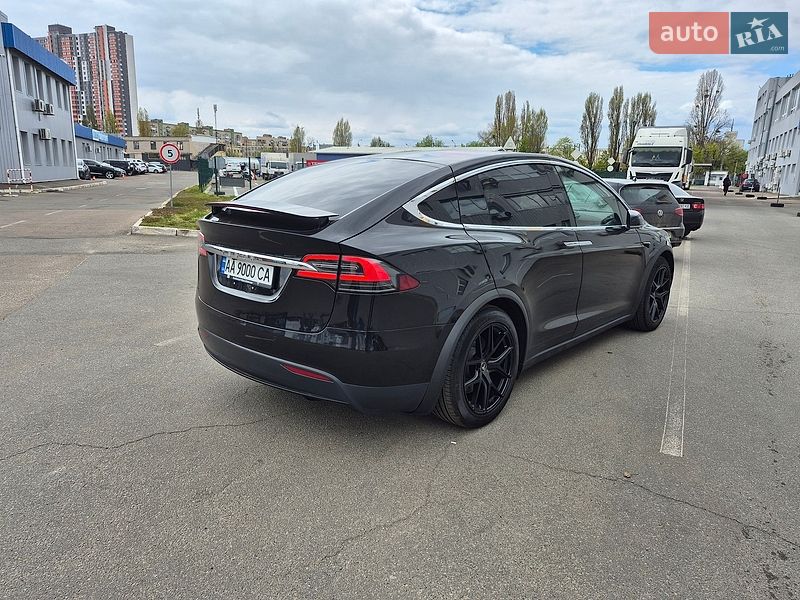 Позашляховик / Кросовер Tesla Model X 2017 в Києві