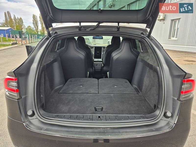 Позашляховик / Кросовер Tesla Model X 2017 в Києві