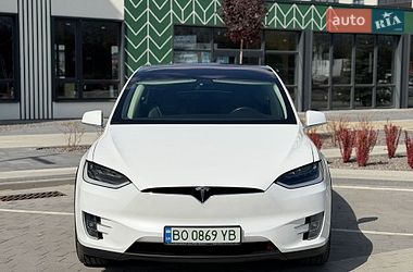 Внедорожник / Кроссовер Tesla Model X 2018 в Городке
