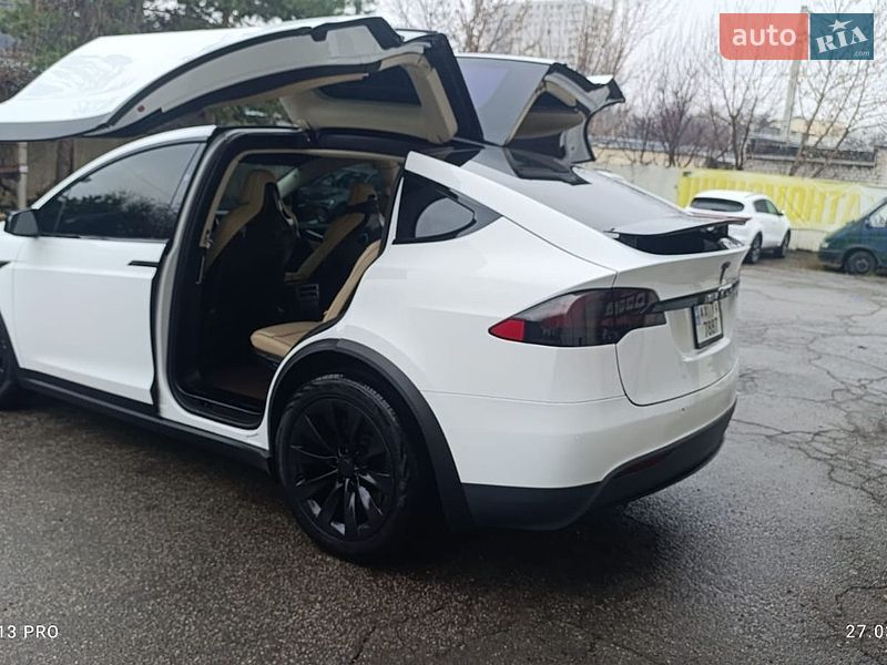 Внедорожник / Кроссовер Tesla Model X 2016 в Харькове