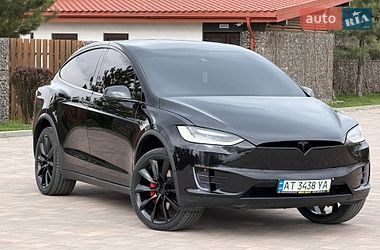 Позашляховик / Кросовер Tesla Model X 2016 в Івано-Франківську