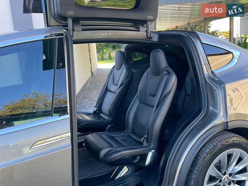 Внедорожник / Кроссовер Tesla Model X 2016 в Киеве