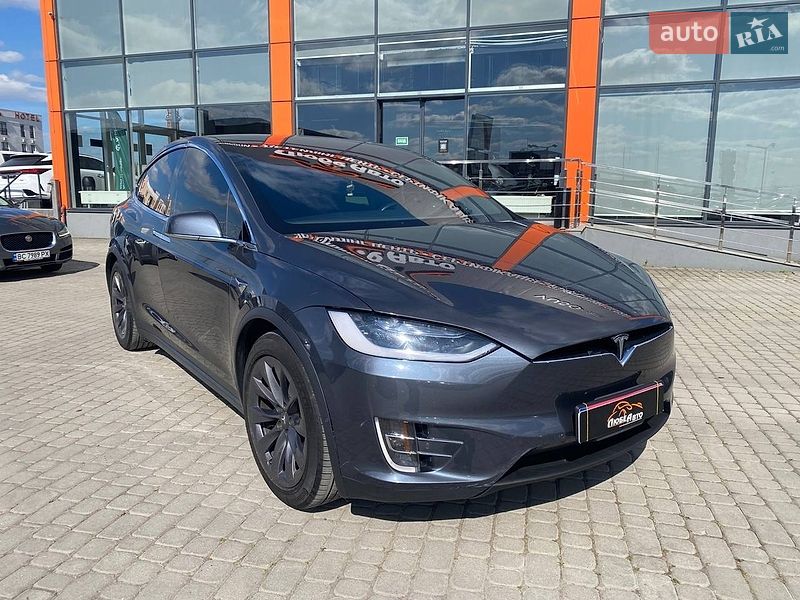 Tesla Model X 2018