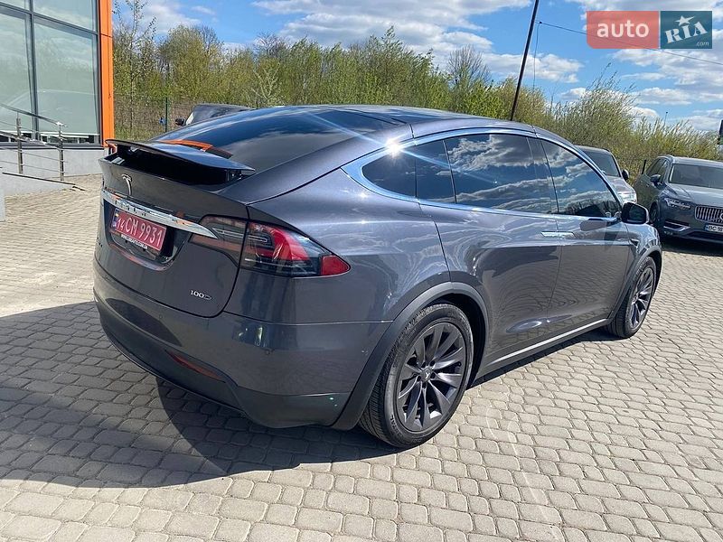 Позашляховик / Кросовер Tesla Model X 2018 в Львові