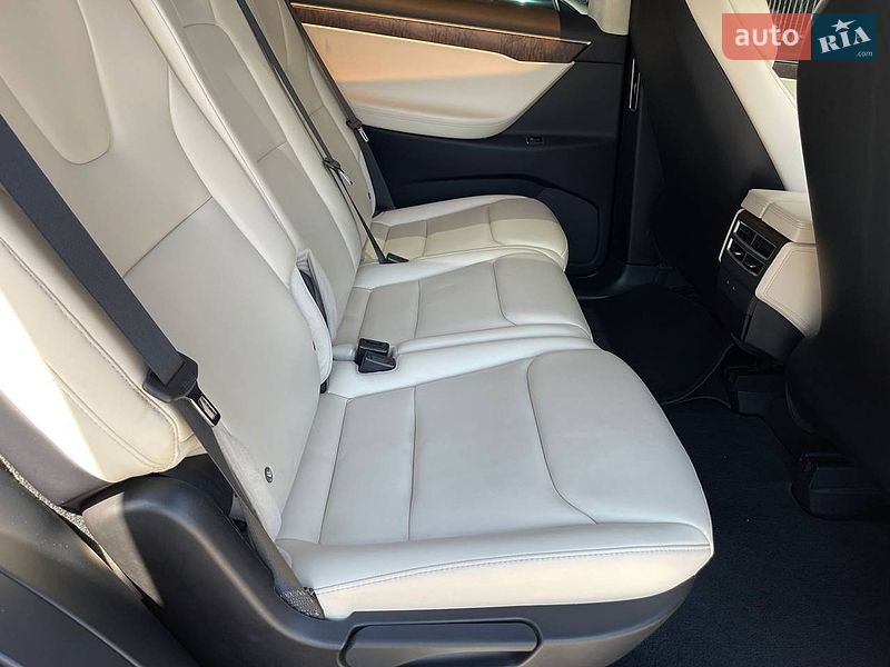 Внедорожник / Кроссовер Tesla Model X 2018 в Киеве