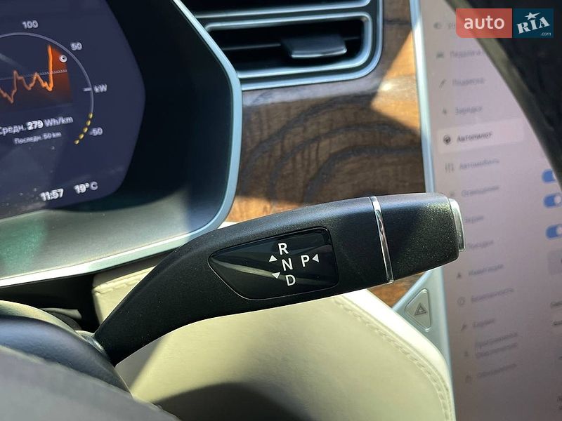 Внедорожник / Кроссовер Tesla Model X 2018 в Киеве