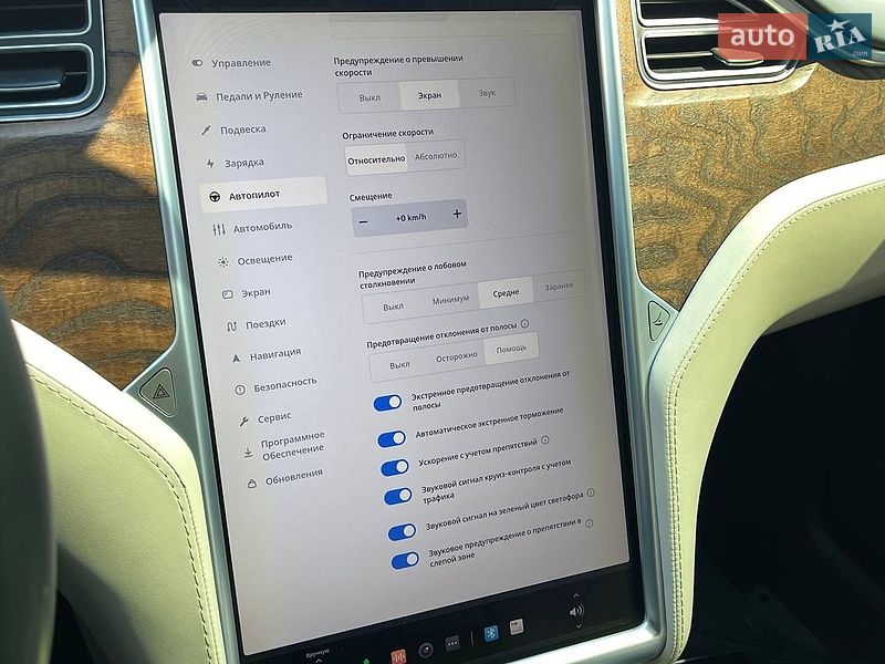 Внедорожник / Кроссовер Tesla Model X 2018 в Киеве