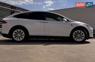 Внедорожник / Кроссовер Tesla Model X 2017 в Киеве