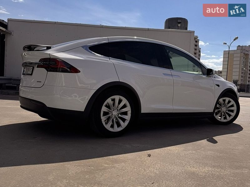 Внедорожник / Кроссовер Tesla Model X 2017 в Киеве