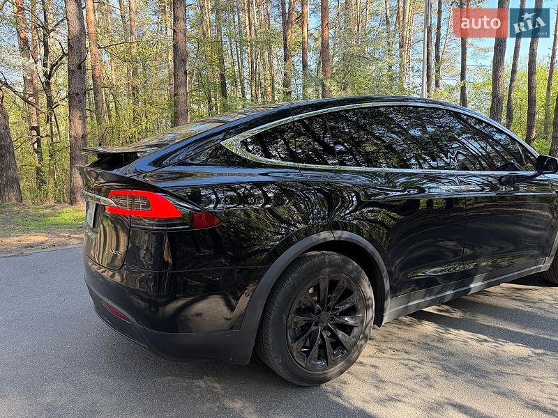 Внедорожник / Кроссовер Tesla Model X 2018 в Киеве