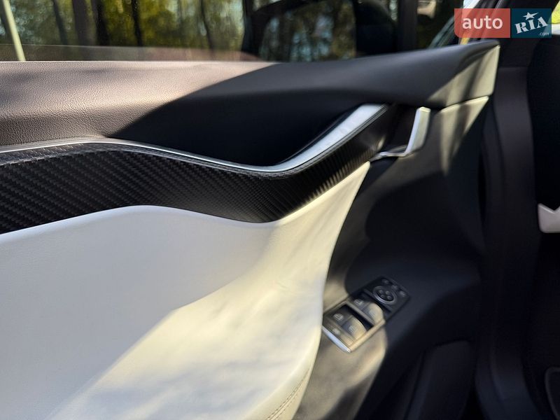 Внедорожник / Кроссовер Tesla Model X 2018 в Киеве