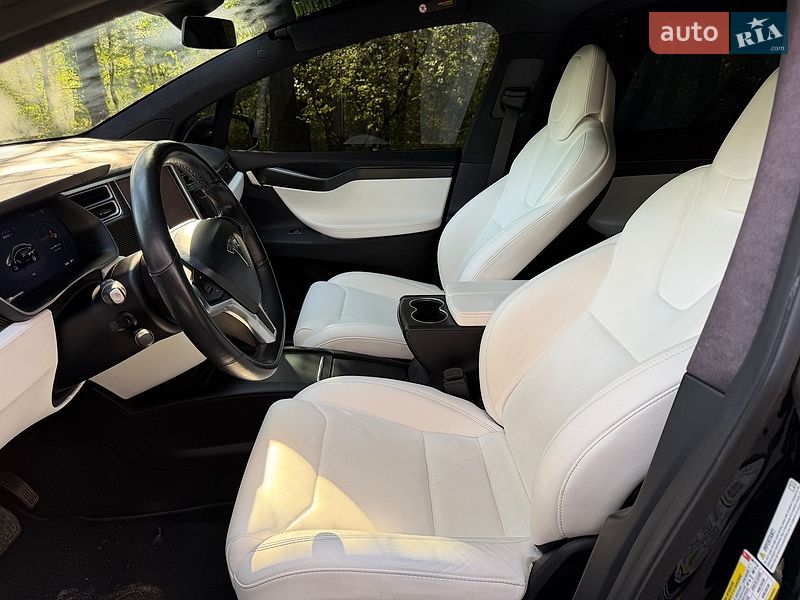 Внедорожник / Кроссовер Tesla Model X 2018 в Киеве