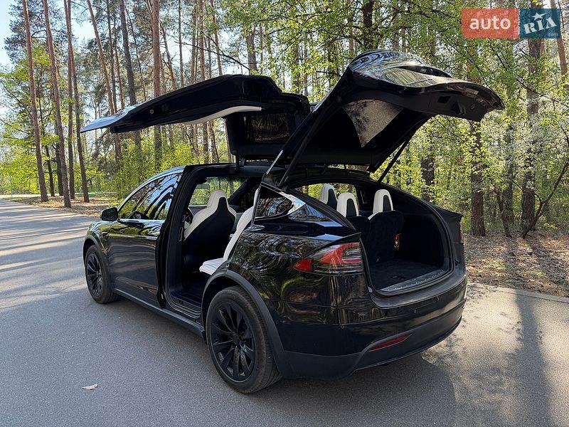 Внедорожник / Кроссовер Tesla Model X 2018 в Киеве