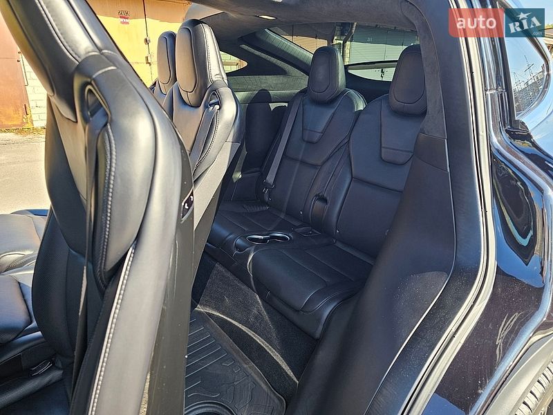 Внедорожник / Кроссовер Tesla Model X 2016 в Киеве