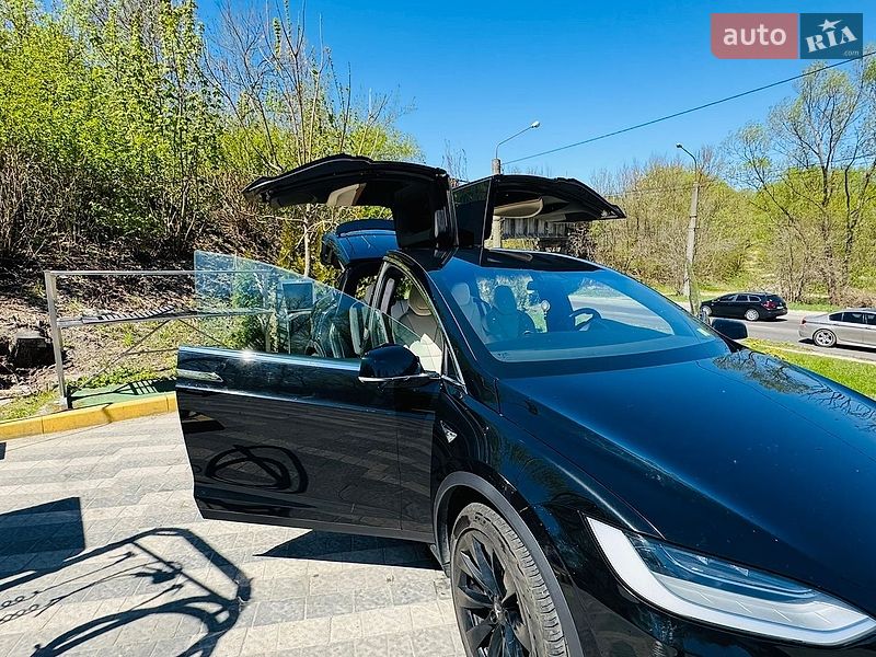 Внедорожник / Кроссовер Tesla Model X 2019 в Львове