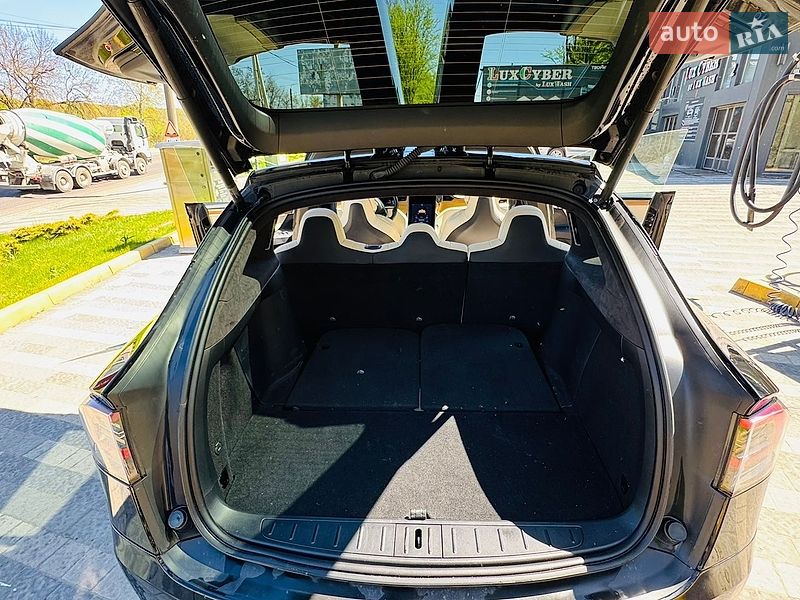 Внедорожник / Кроссовер Tesla Model X 2019 в Львове