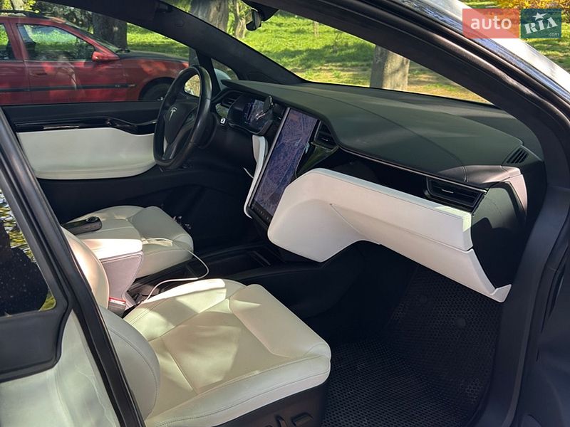 Внедорожник / Кроссовер Tesla Model X 2020 в Киеве