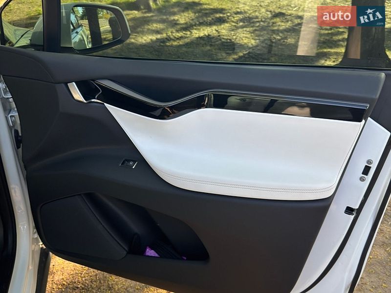 Внедорожник / Кроссовер Tesla Model X 2020 в Киеве