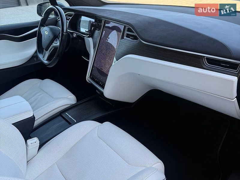 Позашляховик / Кросовер Tesla Model X 2016 в Івано-Франківську фото 24 Позашляховик / Кросовер Tesla Model X 2016 в Івано-Франківську