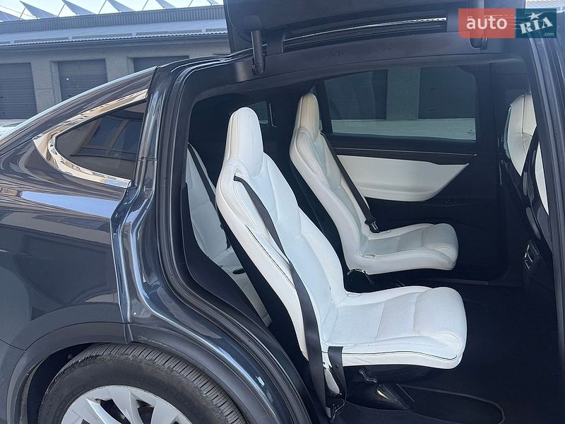 Позашляховик / Кросовер Tesla Model X 2016 в Івано-Франківську фото 35 Позашляховик / Кросовер Tesla Model X 2016 в Івано-Франківську